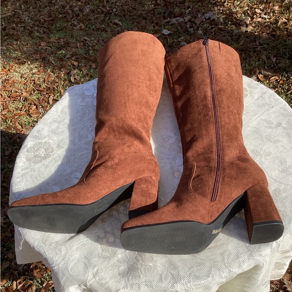 Women’s Knee High Faux Suede Boots Platform Heel Side Zipper Brown Size 9 - Picture 6 of 7